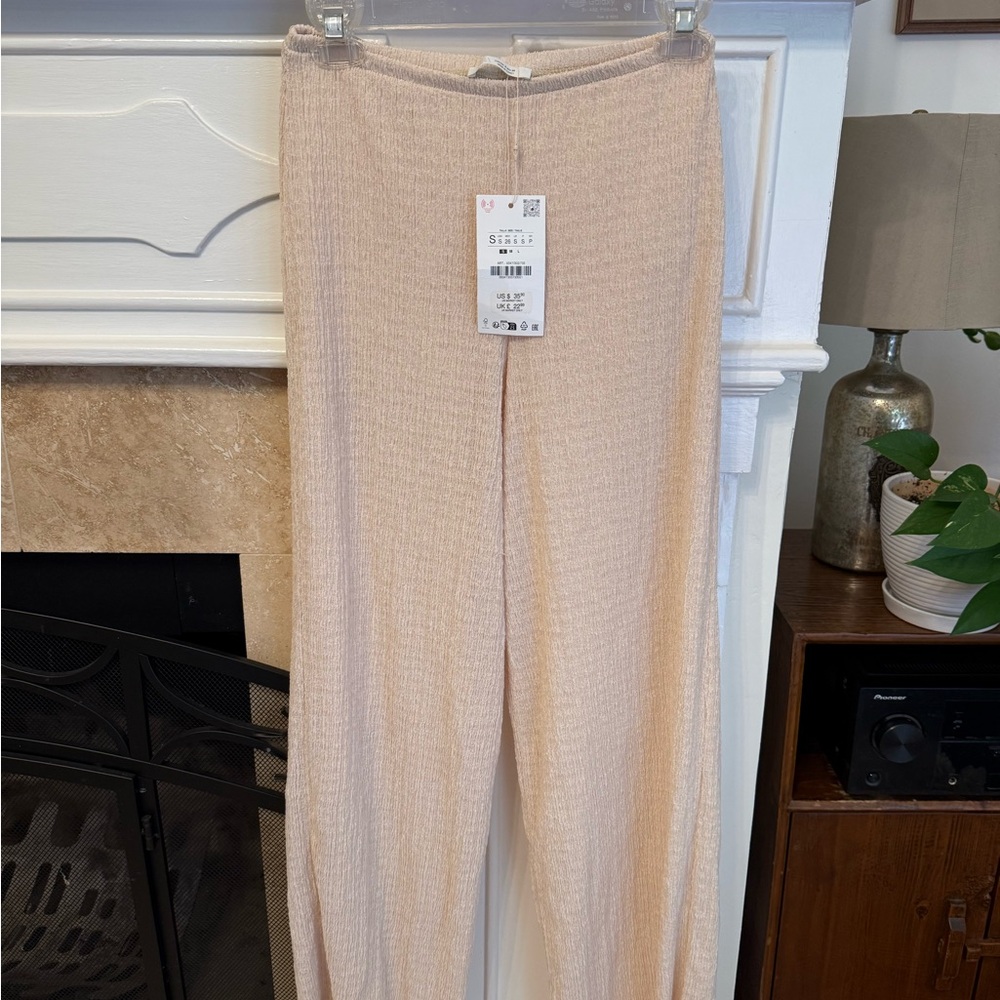 Zara beige/cream textured flowy pants